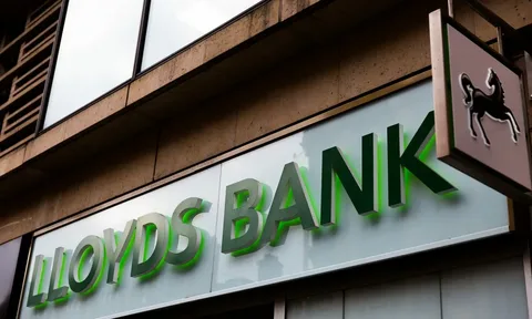 lloyds share price